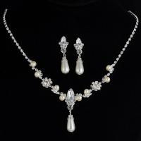 Socraigh Jewelry Prás, pendant titim earring & muince, le ABS Pearl plaisteach, Teardrop, dath airgid plated, do bhean & le rhinestone, nicil, luaidhe & caidmiam saor in aisce, 11x38mm, Fad Thart 18.90 Inse, Díolta De réir Socraigh