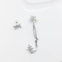 Zinc Alloy Asymmetriske Stud Øreringe, Snowflake, sølvfarvet forgyldt, for kvinde & med rhinestone, nikkel, bly & cadmium fri, 54mm, 5par/Lot, Solgt af Lot