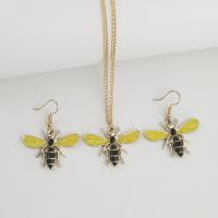 Set gioielli in lega di zinco, orecchino & Collana, lega in zinco, with 5cm extender chain, Ape, placcato color oro, Twist ovale & per la donna & smalto, giallo, assenza di nichel,piombo&cadmio, 22x33mm, Lunghezza Appross. 18.51 pollice, Venduto da set