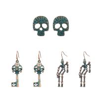 Pendientes de Aleación de Zinc, Calavera, chapado en color bronce antiguo, diferentes estilos para la opción, color original, libre de níquel, plomo & cadmio, Vendido por Par