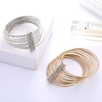 Cink ötvözet Bangle Jewelry, Fánk, galvanizált, divat ékszerek & a nő & strasszos, több színt a választás, Naponta eladott 8.6 inch Strand