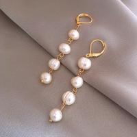 Freshwater Pearl øreringe, Zinc Alloy, med Ferskvandsperle, mode smykker, hvid,  6.8x0.9cm, Solgt af par