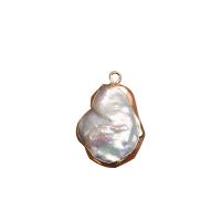 Pendentifs perles d'eau douce, perle d'eau douce cultivée, avec laiton, Irrégulière, Placage de couleur d'or, DIY, blanc, protéger l'environnement, sans nickel, plomb et cadmium, 15-18mm, Vendu par PC