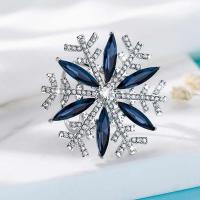 Zinc Alloy Brocher, Snowflake, forgyldt, med rhinestone, flere farver til valg, 42x42mm, 10pc'er/Lot, Solgt af Lot