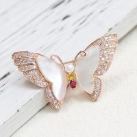 Mode broche smykker, Messing, med White Shell & Plastic Pearl, Butterfly, guldfarve belagt, Micro Pave cubic zirconia & for kvinde, hvid, 45x27mm, Solgt af PC