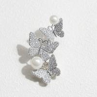 Fashion Broche Sieraden, Messing, met Plastic Pearl, Vlinder, plated, micro pave zirconia & voor vrouw, meer kleuren voor de keuze, 55x28mm, Verkocht door PC