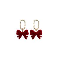 Boucle d'oreille bijoux acrylique, avec alliage de zinc, Noeud papillon, Placage de couleur d'or, pour femme & avec strass, rouge, 30x50mm, 10pairescouple/lot, Vendu par lot