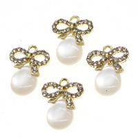 Zink Alloy Rhinestone Hängen, med Pearl Shell, med strass, gyllene, 16x13x5mm, Säljs av PC