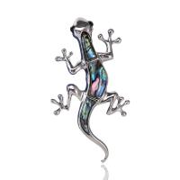 Broches en alliage de zinc, avec coquille d'ormeau, gecko, Placage de couleur argentée, pour femme & émail & avec strass, argent, 66x36mm, Vendu par PC