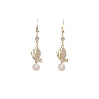 Sinc Alloy Earrings, le Ciúbach Zirconia & Rhinestone & Pearl Plaisteacha, práis Hook earring, Féileacán, dath an óir plated, do bhean, dathanna níos mó le haghaidh rogha, 15x68mm, Díolta De réir Péire