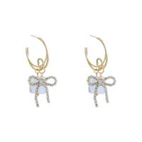 Sinc Alloy Earrings, le Pearl, Bowknot, do bhean & le rhinestone, órga, 62x30mm, Díolta De réir Péire