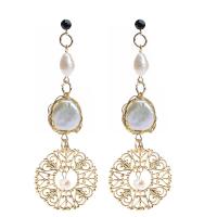 Boucles d'oreilles en perles d'eau douce, acier inoxydable, avec perle & laiton, Placage de couleur d'or, Naturel & bijoux de mode & pour femme, 75x30mm, Vendu par paire