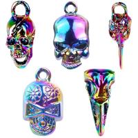 Pendentifs crâne en alliage de zinc, Placage coloré, bijoux de mode & Bijoux d'Halloween, multicolore, 10-40mm, 5PC/sac, Vendu par sac