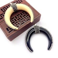 Resin vedhæng, med ox Bone & rhinestone ler bane, Moon, flere farver til valg, 68mm, Solgt af PC