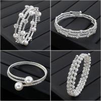 Cink ötvözet Bangle Jewelry, -val ABS műanyag gyöngy, divat ékszerek & különböző stílusokat a választás & a nő & strasszos, több színt a választás, Által értékesített PC