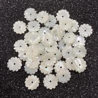 Natural White Shell Kralen, Bloem, DIY & verschillende grootte voor keus, wit, Verkocht door PC