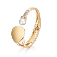 Zinc Alloy Cuff Bangle, med Plastic Pearl, forgyldt, for kvinde & med rhinestone, Solgt af PC