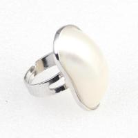 Anillos de Nácar, aleación de zinc, con Nácar Blanca, Ajustable & unisexo, Blanco, 30x28mm, Vendido por UD