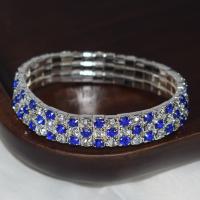 Bracelete de strass, ferro, cromado de cor prateada, joias de moda & com strass, Mais cores pare escolha, 10mm, Diametro interno:Aprox 50mm, vendido por PC