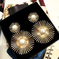 Zinc Alloy Drop Earrings plated fashion jewelry & for woman golden Sold By Pair