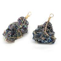 pierre gemme Pendentif, avec laiton, Irrégulière, Placage de couleur d'or, le style Druzy & unisexe, multicolore, 26x40-30x45mm, Vendu par PC