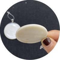 Pendentifs coquillage, coquille, avec argile & laiton, Rond, Placage de couleur argentée, DIY, blanc, 40mm, Vendu par PC