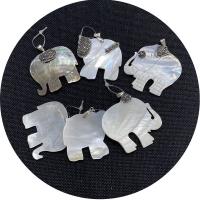 Colgantes de Nácar, con Arcilla analiar de diamantes de imitación AB & metal, Elefante, chapado en color de plata, diferentes estilos para la opción, 52x53mm, Vendido por UD