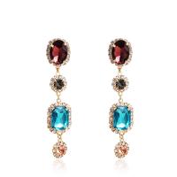 Boucles d'oreilles cristal, alliage de zinc, avec cristal, Placage de couleur d'or, styles différents pour le choix & pour femme & facettes & avec strass, plus de couleurs à choisir, protéger l'environnement, sans nickel, plomb et cadmium, 15x70mm, Vendu par paire