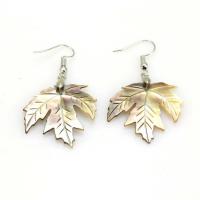 Bhlaosc Earrings, Dubh Shell, le Prás, Maple Leaf, do bhean, 32x30mm, Díolta De réir Péire