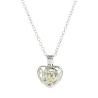 i mørke Halskæde, Zinc Alloy, med 1.96inch extender kæde, Heart, platin farve forgyldt, oval kæde & for kvinde & luminated & hule, flere farver til valg, nikkel, bly & cadmium fri, 17x21mm, Længde Ca. 17.7 inch, Solgt af PC