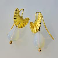 Zinc Alloy Oorbellen, met Sea Opal, Traan, gold plated, voor vrouw, wit, nikkel, lood en cadmium vrij, 18x42mm, Verkocht door pair