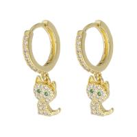 Messing Huggie Hoop Drop Earring, Kat, gold plated, micro pave zirconia & voor vrouw, 25mm, Verkocht door pair