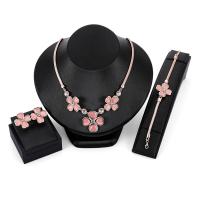 Zinklegering Sieraden Sets, Stud Oorbel & armband & halsketting, Zinc Alloy, met Hars, Four Leaf Clover, rose goud plated, drie stuks & voor vrouw & met strass, nikkel, lood en cadmium vrij, 25x25mm, Lengte Ca 19.6 inch, Ca 6.5 inch, Verkocht door Stel