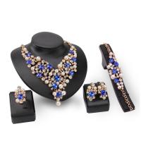 Set gioielli in lega di zinco, anello dito & Bracciale & orecchino & Collana, lega in zinco, with perla in plastica, Placcato oro 18K, 4 pezzi & per la donna & con strass, nessuno, assenza di nichel,piombo&cadmio, 205mm, 23x36mm, 23x36mm, Misura:6-8, Lunghezza Appross. 16.5 pollice, Venduto da set