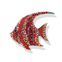 Rhinestone Broche, Zinc Alloy, Fisk, guldfarve belagt, for kvinde & med rhinestone, flere farver til valg, 56x46mm, Solgt af PC