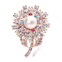 Strass Broche, Zinc Alloy, met Shell Pearl, Plating champagne goud, mode sieraden & voor vrouw & met strass, Champagne, nikkel, lood en cadmium vrij, 55x39mm, Verkocht door PC