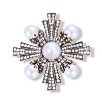 Zinc Alloy Brocher, med Plastic Pearl, forgyldt, med rhinestone, 54x54mm, Solgt af PC