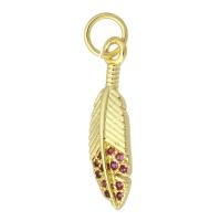 Kubik Zirkonium mikro bana Mässing hängande, Feather, guldfärg pläterade, mode smycken & DIY & micro bana cubic zirconia, röd, 5x19x3mm, Hål:Ca 3mm, 10PC/Lot, Säljs av Lot