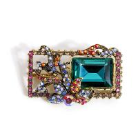 Rhinestone Broche, Zinc Alloy, guldfarve belagt, Unisex & med rhinestone & hule, flere farver til valg, 44x26mm, Solgt af PC