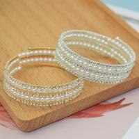 Zinc Alloy Bangle Smykker, med Plastic Pearl & Jern, for kvinde & med rhinestone, flere farver til valg, 55mm, Solgt af PC