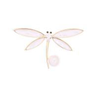 Zirkoon Broche, Messing, met White Shell & Plastic Pearl, Dragonfly, echt goud verguld, micro pave zirconia & voor vrouw, nikkel, lood en cadmium vrij, 55x32mm, 10pC's/Lot, Verkocht door Lot