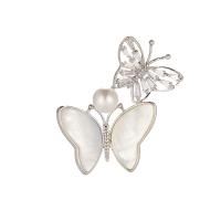 Shell Broche, Messing, met White Shell & Plastic Pearl, Vlinder, platinum plated, micro pave zirconia & voor vrouw & hol, 40x41mm, Verkocht door PC