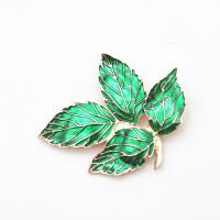 El esmalte Broche, aleación de zinc, con Perlas plásticas, Hoja, chapado en color dorado, unisexo & con diamantes de imitación, más colores para la opción, libre de níquel, plomo & cadmio, 43x50mm, 10PCs/Grupo, Vendido por Grupo