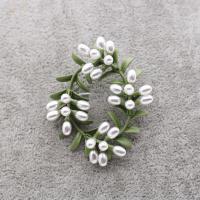 Plastic perle broche, Zinc Alloy, med Plastic Pearl, Flower, ovntørrende lak, for kvinde, 46x55mm, 10pc'er/Lot, Solgt af Lot