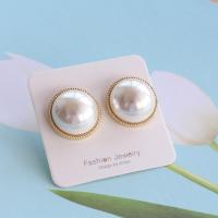 Műanyag Pearl Stud Fülbevaló, -val Cink ötvözet, Kupola, arany színű aranyozott, a nő, fehér, 20x20mm, Által értékesített pár