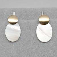 Boucles d'oreilles coquillage, Nacre perles, avec alliage de zinc, Placage de couleur d'or, bijoux de mode & pour femme, beige clair, 22x40mm, Vendu par paire