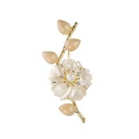 Cubic Zirconia Broche, Messing, med Shell Pearl & White Shell & Ferskvandsperle, Flower, 18K forgyldt, forskellige stilarter for valg & Micro Pave cubic zirconia & for kvinde & emalje, 25x66mm, Solgt af PC