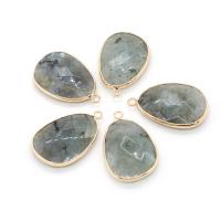 Labradorite Pendentif, avec laiton, larme, Placage de couleur d'or, unisexe & facettes, vert clair, 23x34mm, Vendu par PC