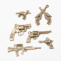 Pendentifs de pistolet en alliage zinc, alliage de zinc, Plaqué de couleur de bronze antique, Vintage & DIY, plus de couleurs à choisir, protéger l'environnement, sans nickel, plomb et cadmium, Environ 100PC/sac, Vendu par sac