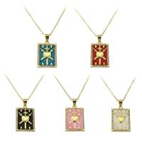 Collier en laiton cubique Zircon Micro Pave, rectangle, Placage de couleur d'or, pavé de micro zircon & pour femme & émail, plus de couleurs à choisir, 17x26mm, Longueur Environ 22 pouce, Vendu par PC